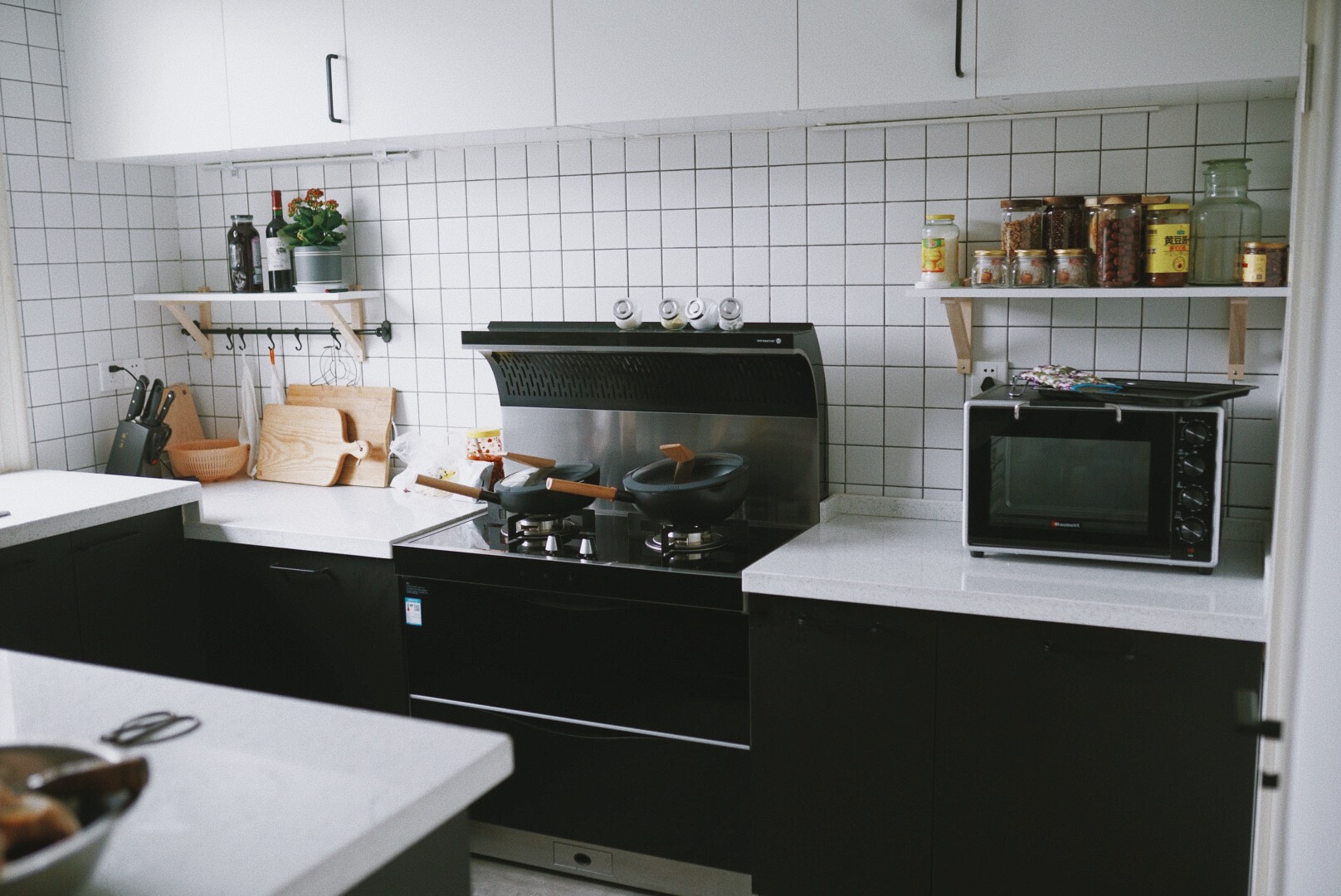 小型厨房集成灶价格及其相关因素探讨